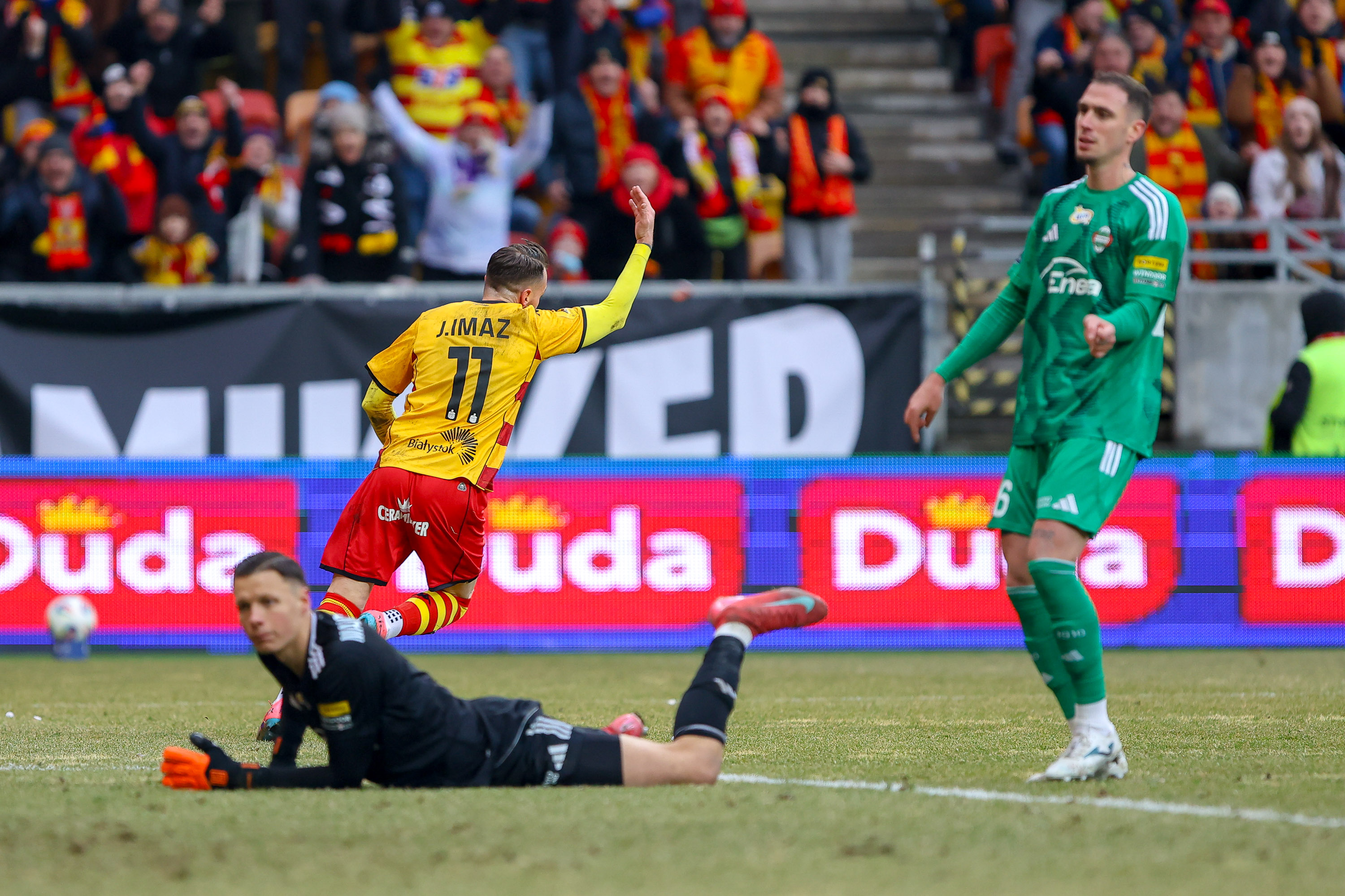 Jesus Imaz: Tiền đạo xuất sắc nhất Ekstraklasa và cơ hội cá cược bóng đá qua momo