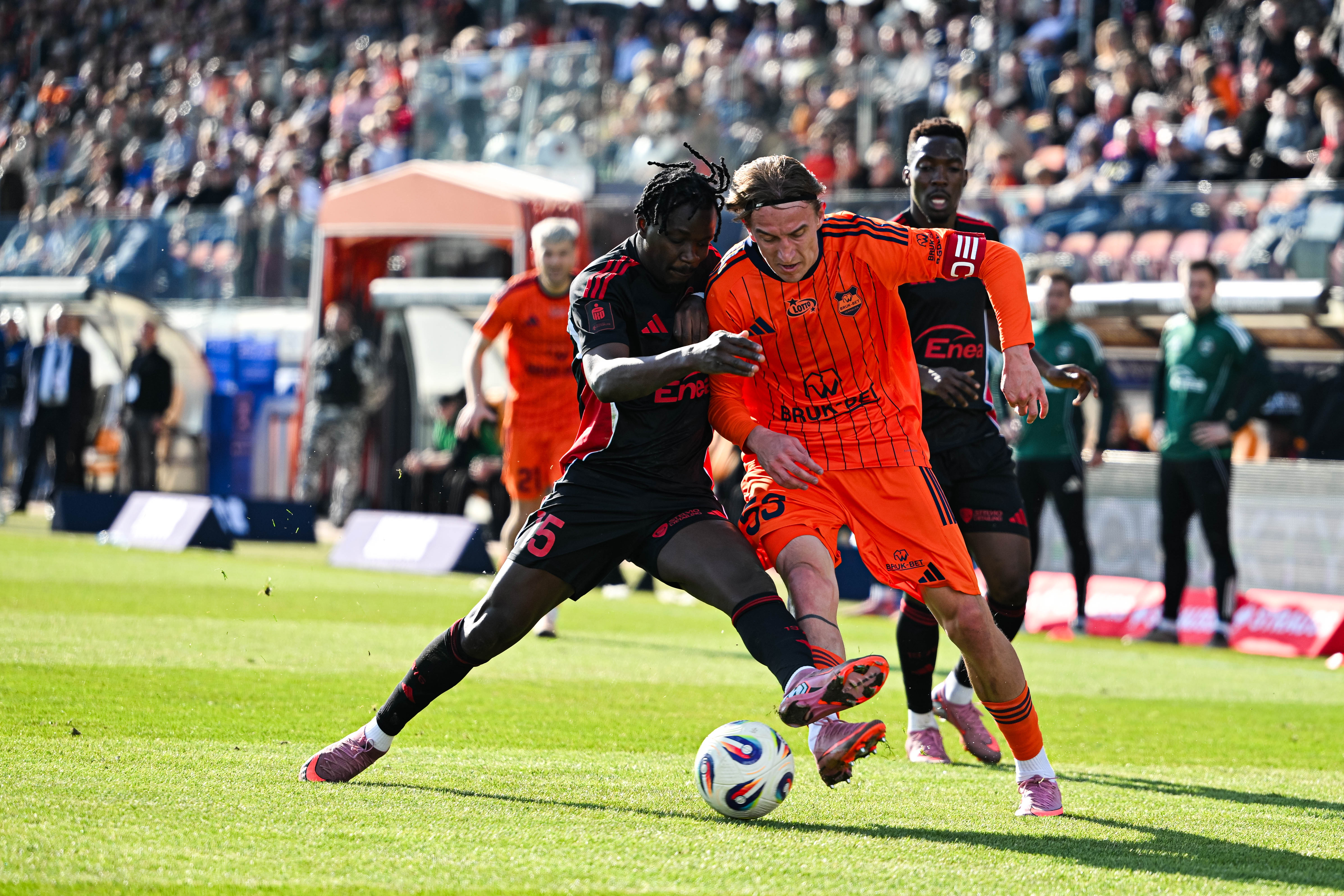 Bruk-Bet Termalica Nieciecza vs Radomiak Radom: Kịch tính 1-1 và những dự đoán hấp dẫn cho World Cup 2026