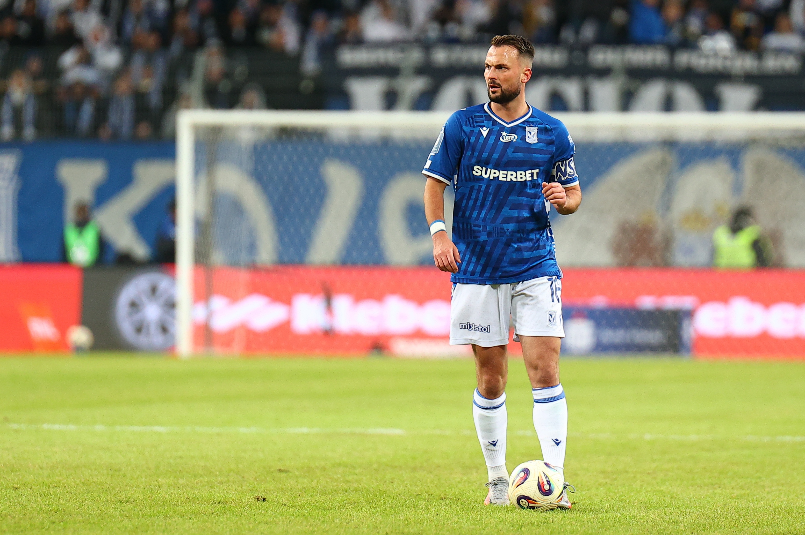 Lịch Thi Đấu Bóng Đá Hôm Nay: Khủng Hoảng Thẻ PKO Ekstraklasa - Ai Đủ Người Ra Sân?