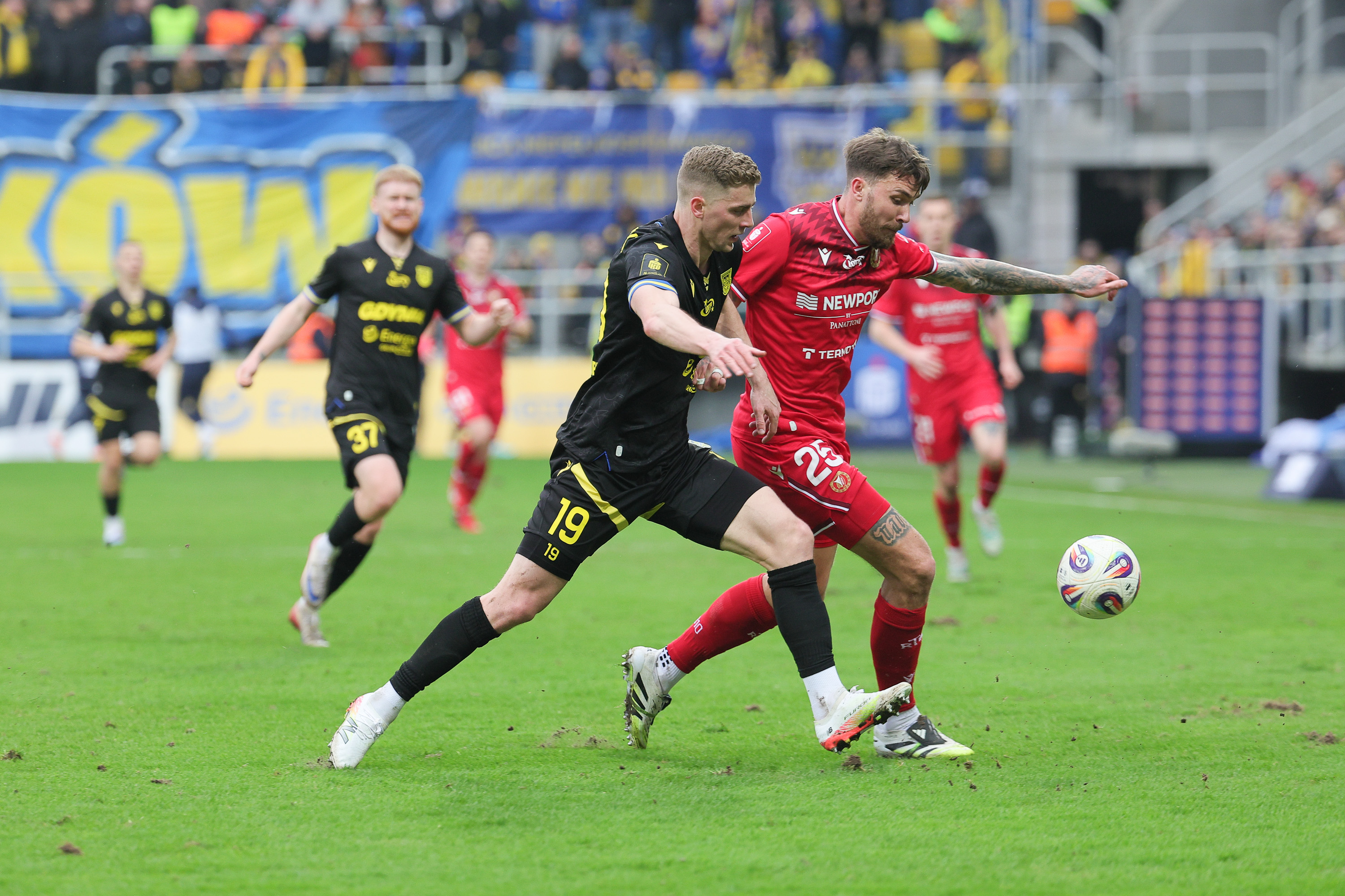 Arka Gdynia vs Widzew Łódź: Trận Đấu Không Bàn Thắng Và Những Hệ Lụy Tại Đáy Bảng Xếp Hạng