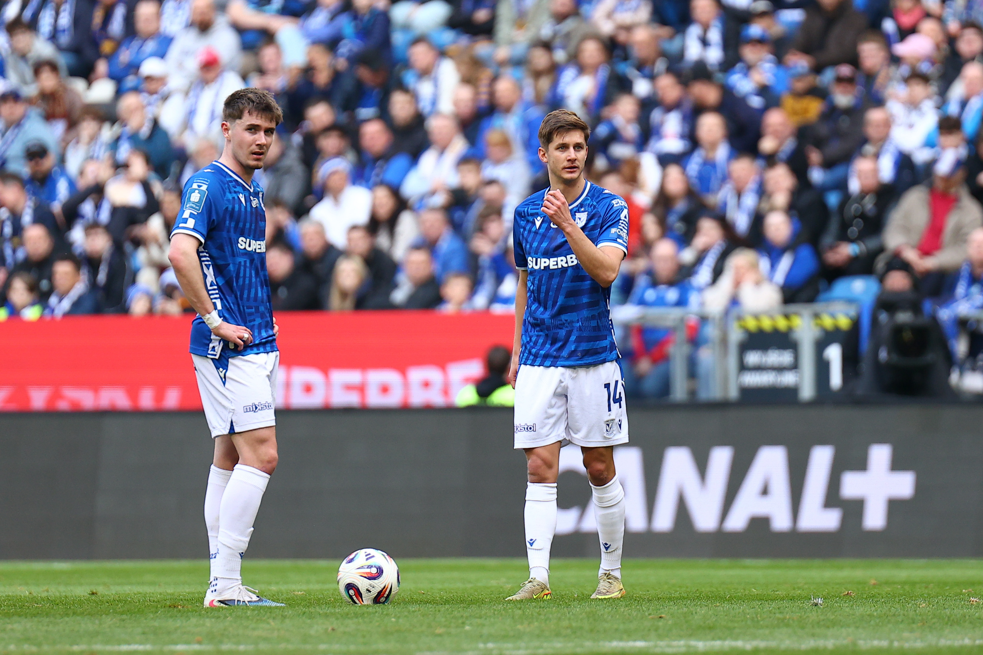 Lech Poznań Thiết Lập Kỷ Lục Sút Trúng Đích: Động Thái Mạnh Mẽ Trước World Cup 2026