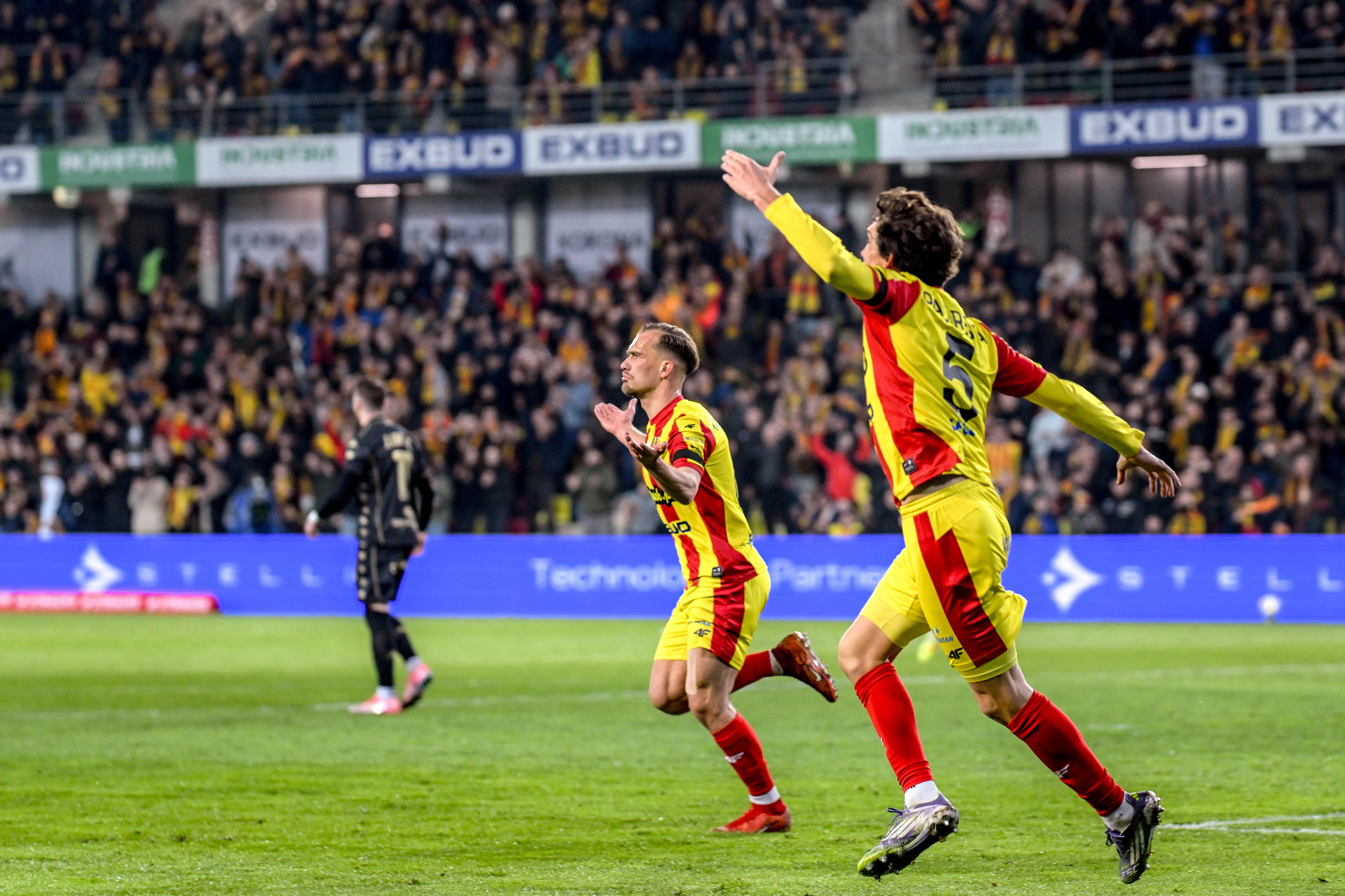 Korona Kielce 1-1 Jagiellonia: Remacle Tỏa Sáng, Pululu Ghi Bàn Từ Chấm Phạt Đền