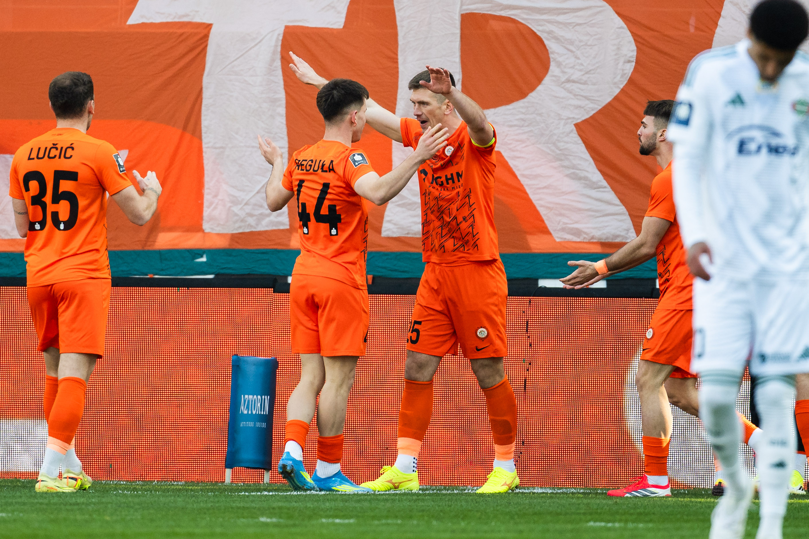 KGHM Zagłębie Lubin 1-0 Radomiak: Marcel Reguła Giúp Đội Nhà Quay Lại Cuộc Đua