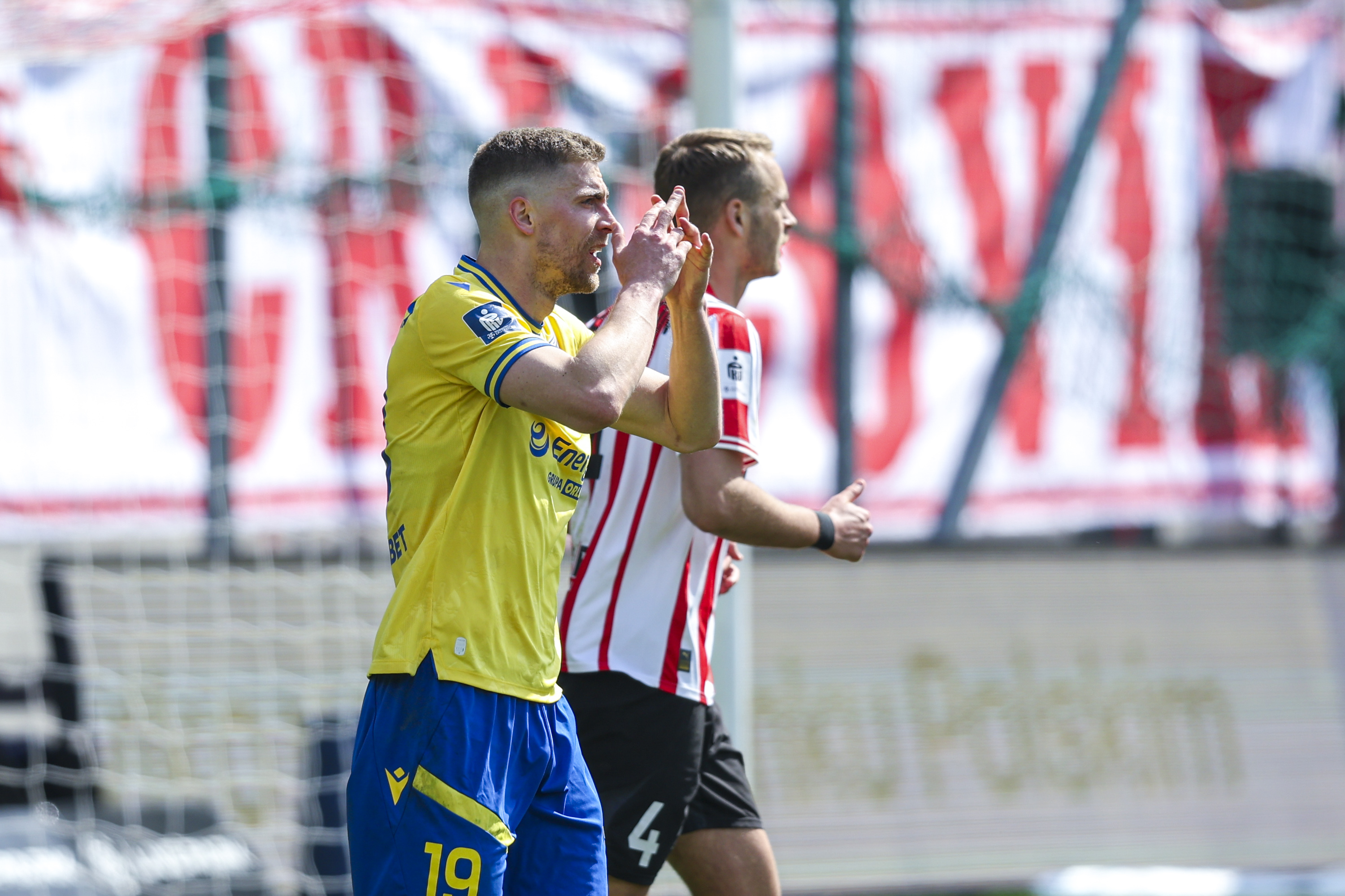 Cracovia vs Arka Gdynia 2-2: Trận Cầu Kịch Tính Với Những Pha Bóng Đỉnh Cao