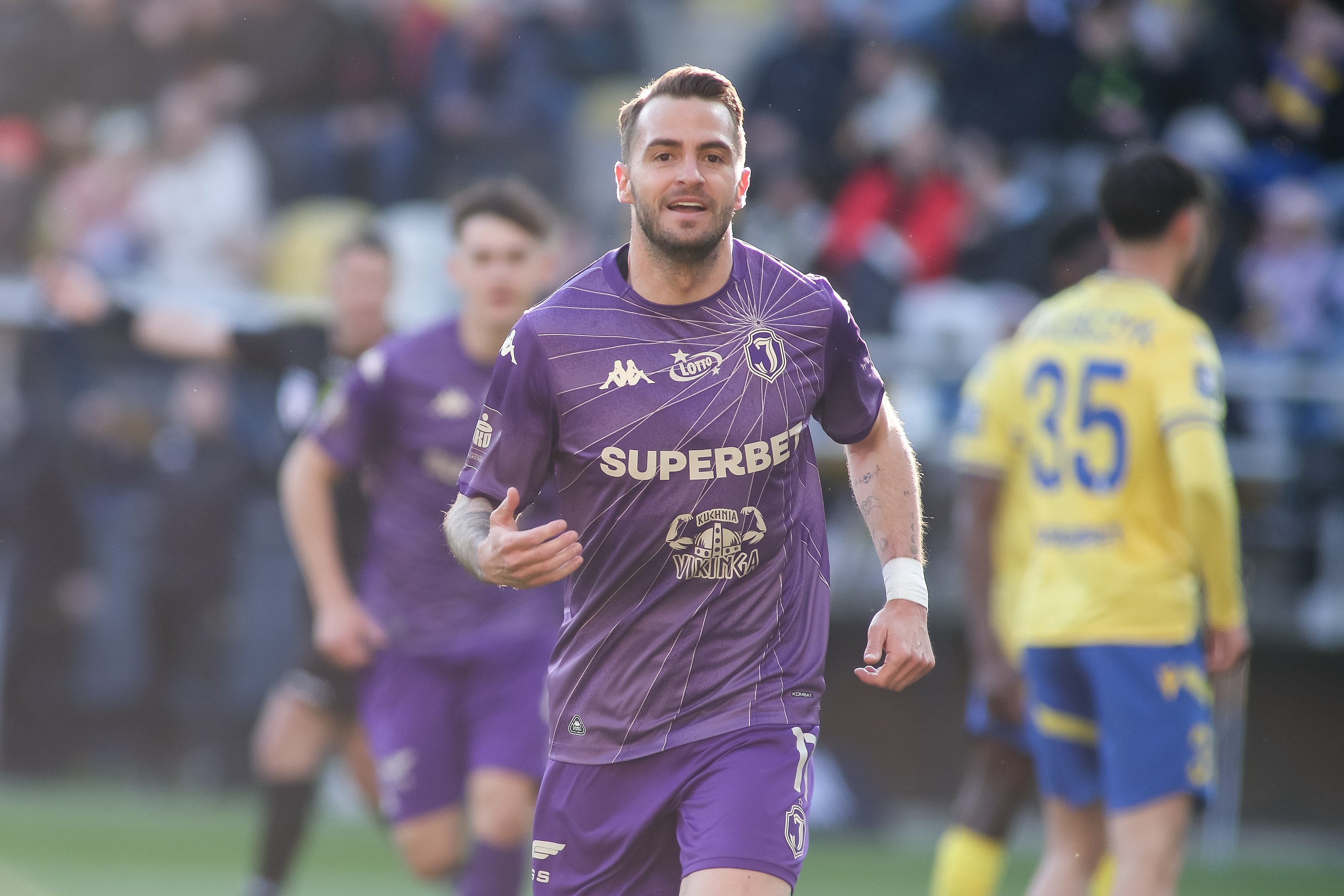 Imaza Lập Kỷ Lục: Jagiellonia Đè Bẹp Arka 3-0, Bùng Nổ Phong Độ