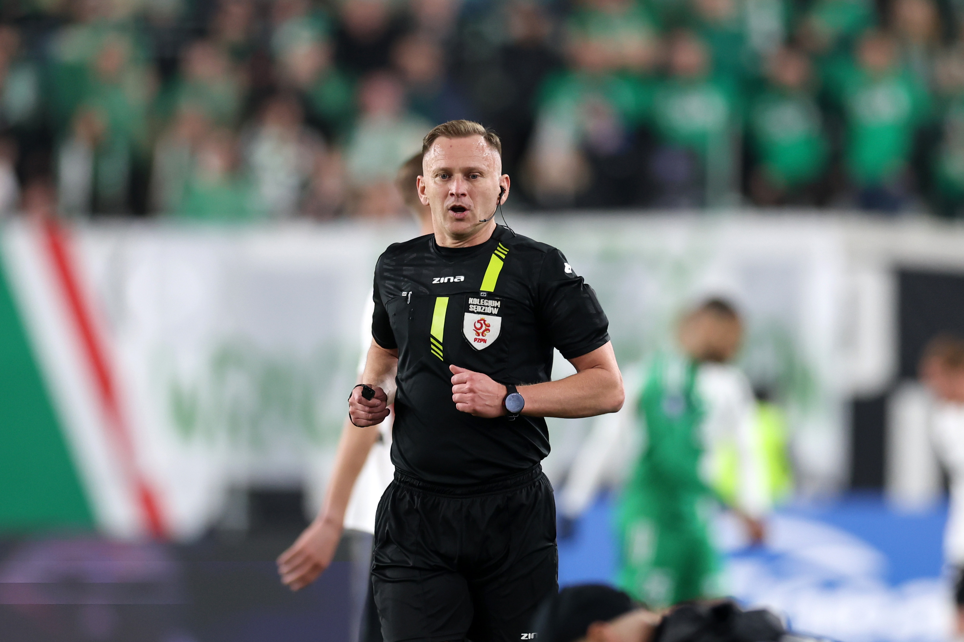 Trọng tài vòng 30 Ekstraklasa: Lasyk bắt chính Lech vs Legia