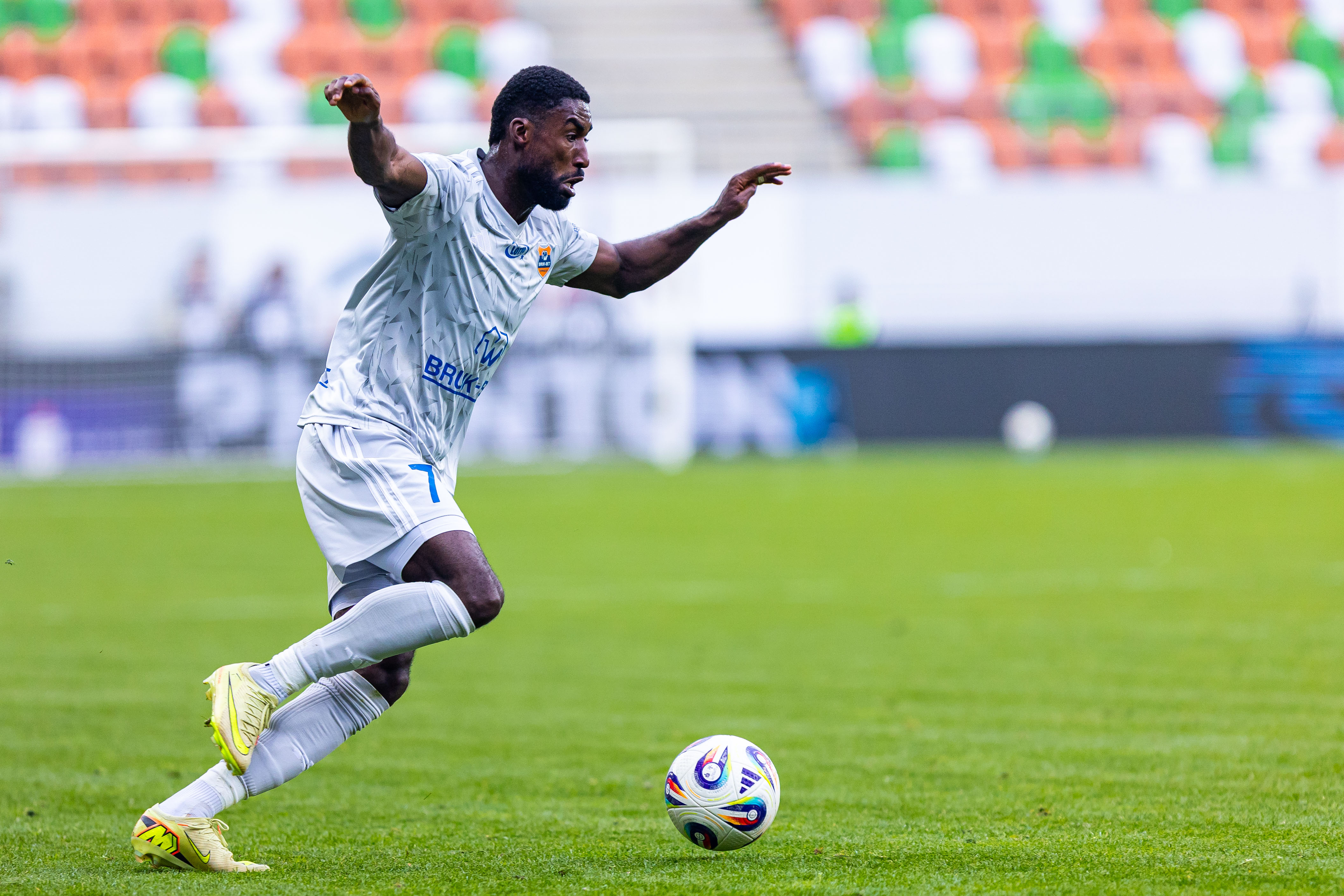 Bất Ngờ World Cup 2026: Bruk-Bet Hạ Gục KGHM Zagłębie Trong Trận Cầu Nảy Lửa