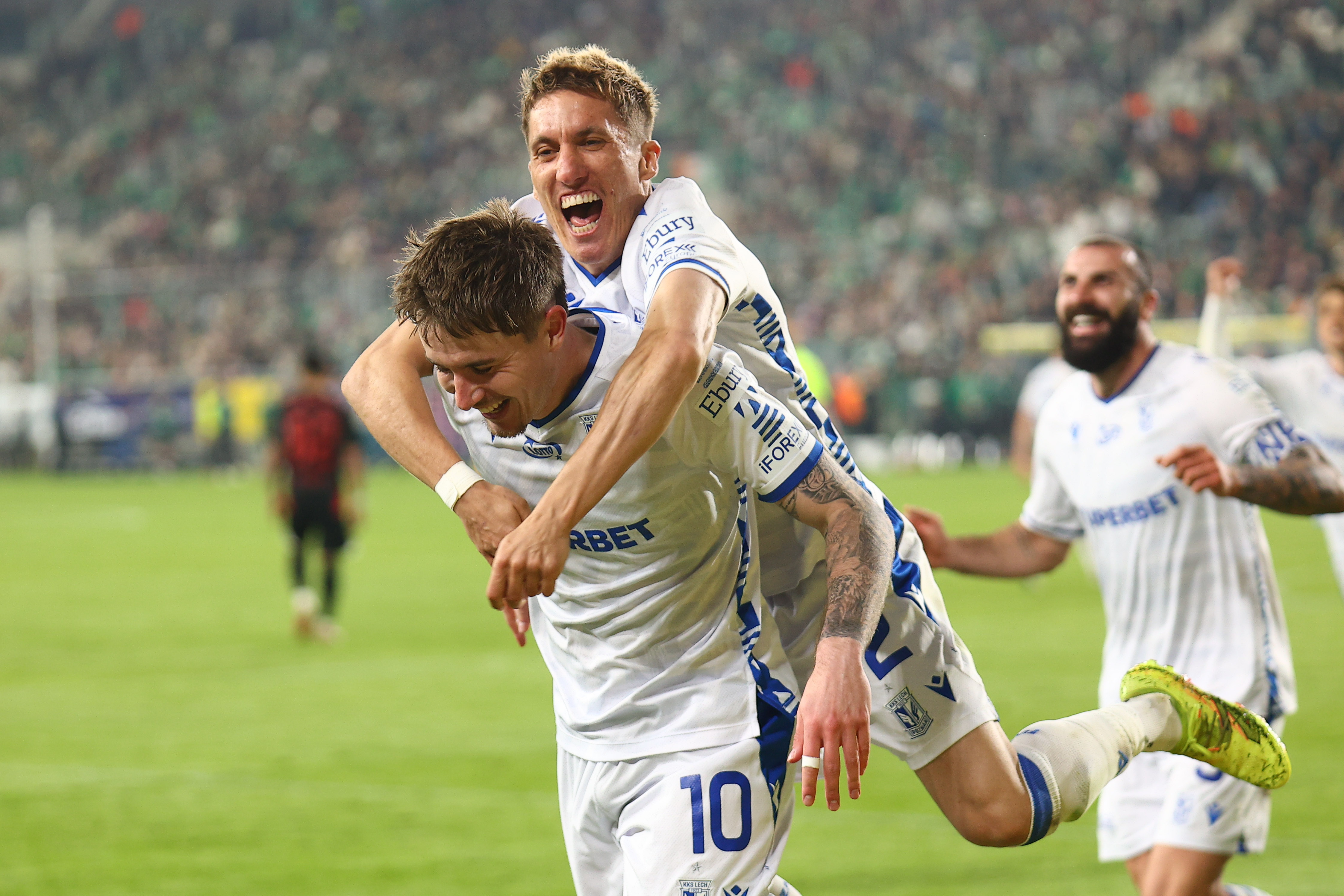 Radomiak 1-3 Lech: Kolejorz đăng quang ngôi vô địch lần thứ 10
