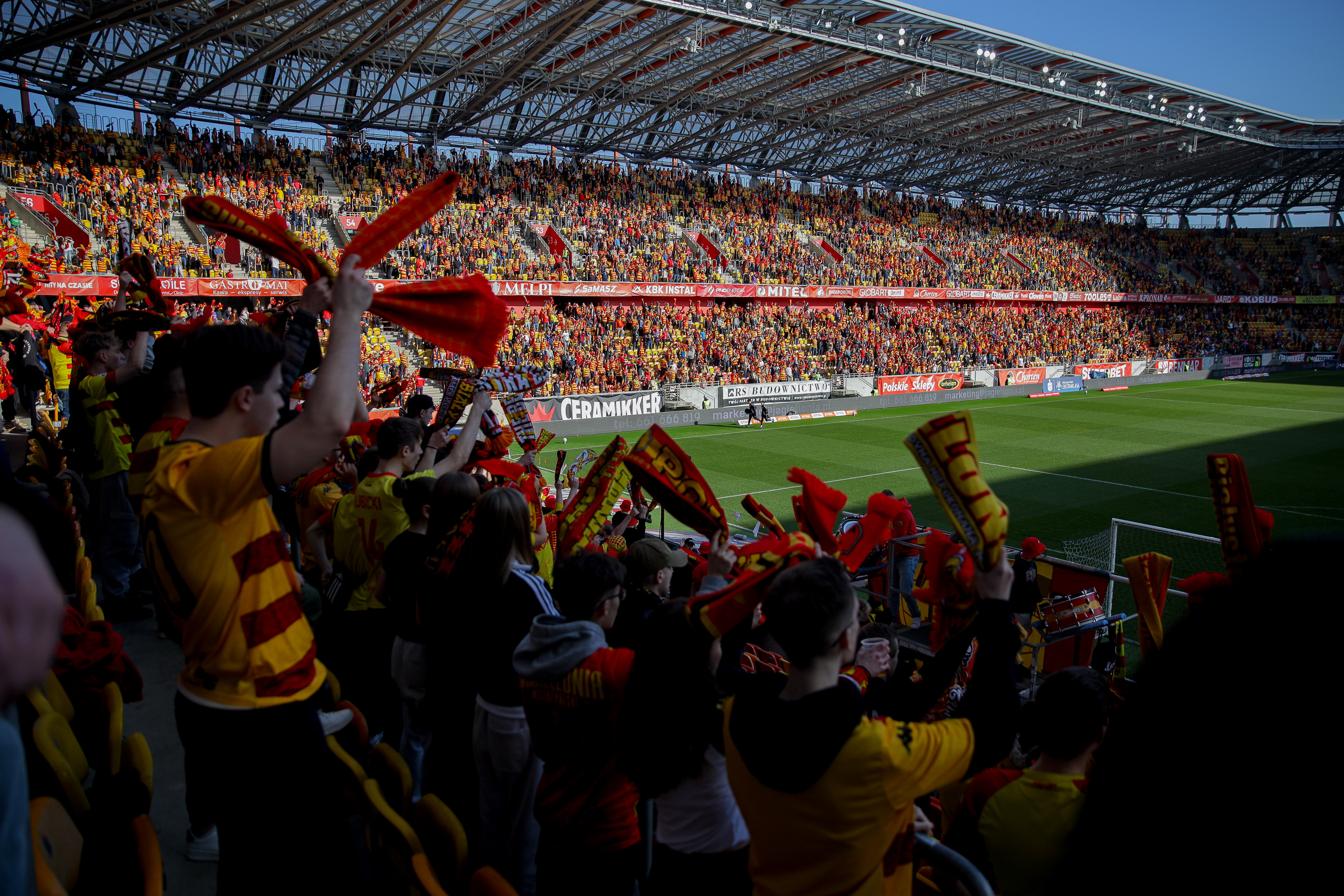 Kỷ lục 4 triệu khán giả theo dõi mùa giải Ekstraklasa 2025/2026